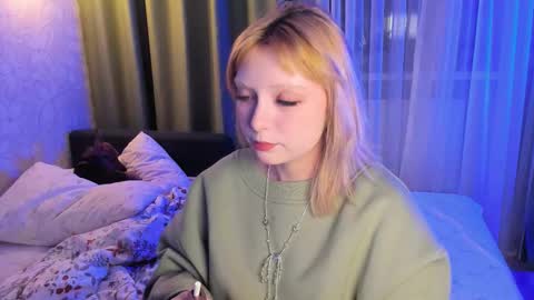 Snapshot of eves_eyes chatting on November 21, 2:38 pm Forget me not eve on CB online show from November 21, 2:38 pm