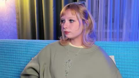 Snapshot of eves_eyes chatting on November 22, 8:35 am Forget me not eve on CB online show from November 22, 8:35 am