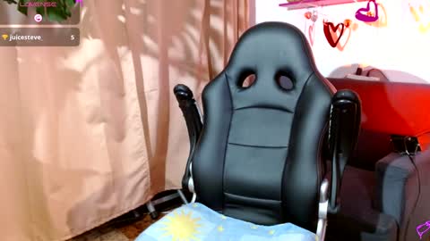 Snapshot of evethereal chatting on February 9, 2:06 am Blue Eva. online show from February 9, 2:06 am