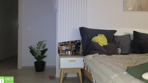 evi_woow online show from November 8, 8:51 pm