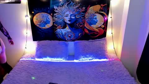 Snapshot of evie99_ chatting on September 17, 5:25 pm Evie99  online show from September 17, 5:25 pm