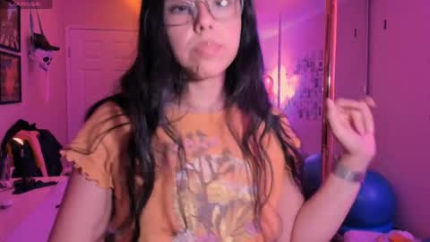 Evie Luna online show from May 2, 3:44 am