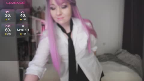 Snapshot of eviecuster chatting on October 9, 7:34 pm Im gonna be on in 2 hours online show from October 9, 7:34 pm