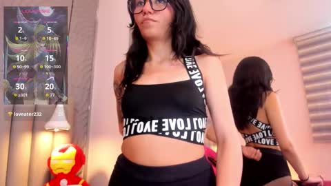 eviegothel_ online show from November 22, 7:57 pm