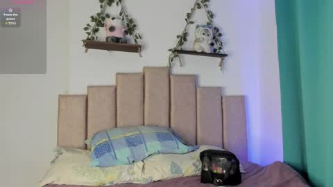 Snapshot of evieh1_ chatting on April 20, 10:33 pm Ivi Alejandra online show from April 20, 10:33 pm