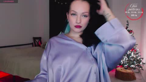 Lessie online show from December 16, 7:30 pm