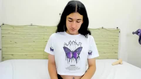 Marley independent model online show from February 5, 9:52 pm