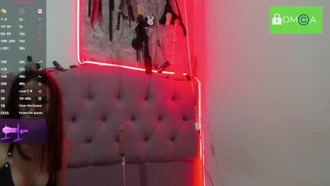 Snapshot of evil_sammy chatting on January 8, 8:18 pm Mistress Sammy online show from January 8, 8:18 pm