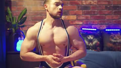 Snapshot of evildavil chatting on February 27, 8:42 pm David online show from February 27, 8:42 pm