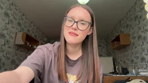 Chloe online show from April 27, 11:19 am