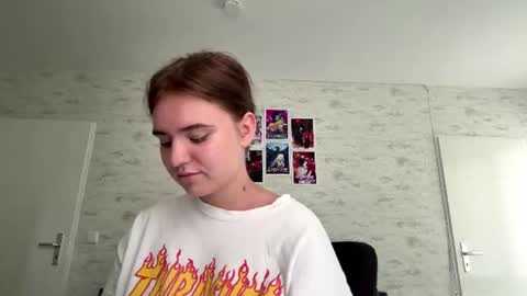 Bella online show from July 31, 3:33 pm