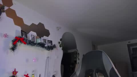 EVY online show from January 9, 2:25 am