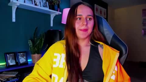 EVY online show from May 2, 12:15 am