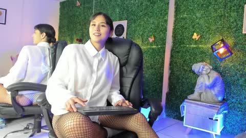 Evyy   online show from April 8, 8:42 pm