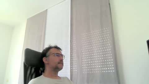 Snapshot of exhibit77 chatting on June 1, 8:49 am exhibit77 online show from June 1, 8:49 am