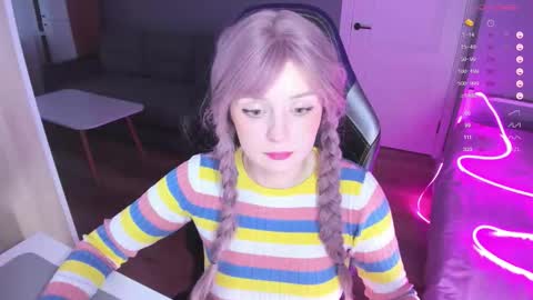 Snapshot of exhoneyangel chatting on December 1, 12:43 pm Amy online show from December 1, 12:43 pm