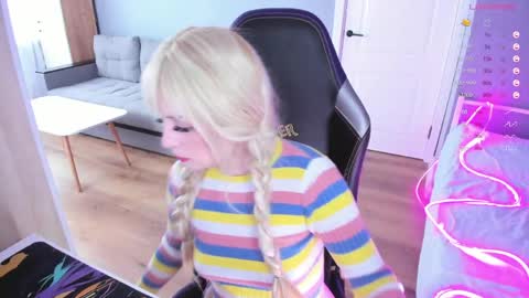  Amy  online show from April 6, 12:28 pm