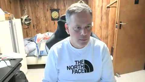 Snapshot of exibe1219 chatting on October 23, 12:48 pm exibe1219 online show from October 23, 12:48 pm