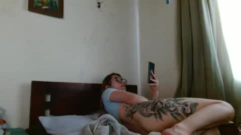 Snapshot of exolizzz66 chatting on December 19, 8:23 pm Exolizz online show from December 19, 8:23 pm