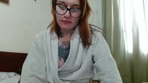 Snapshot of exolizzz66 chatting on December 31, 7:29 pm Exolizz online show from December 31, 7:29 pm