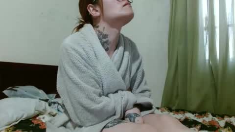 Snapshot of exolizzz66 chatting on December 31, 10:34 pm Exolizz online show from December 31, 10:34 pm