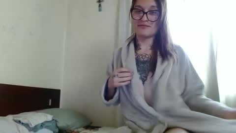 Snapshot of exolizzz66 chatting on January 2, 3:29 pm Exolizz online show from January 2, 3:29 pm