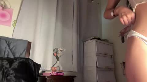 Snapshot of exoo_exoo_07 chatting on November 28, 4:04 am Angela online show from November 28, 4:04 am