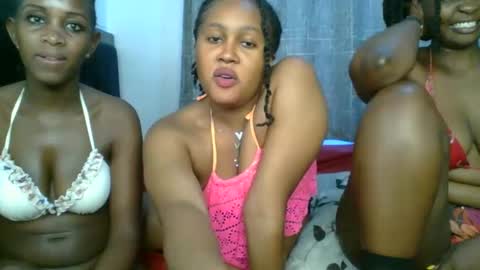 Snapshot of exotic_cutiee chatting on April 22, 3:02 pm exotic_cutiee online show from April 22, 3:02 pm