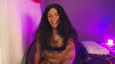 Snapshot of exotic_medussapp chatting on May 13, 5:05 am Soy Carla online show from May 13, 5:05 am