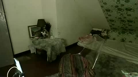 Snapshot of exoticapril01 chatting on December 21, 1:40 pm exoticapril01 online show from December 21, 1:40 pm