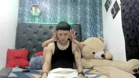 Snapshot of exotichot_couple chatting on November 10, 8:19 pm exotichot_couple online show from November 10, 8:19 pm