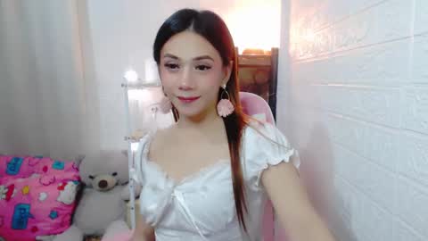 Snapshot of exotictssavie chatting on December 6, 6:28 pm exotictssavie online show from December 6, 6:28 pm