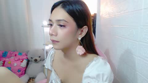 Snapshot of exotictssavie chatting on December 6, 9:35 pm exotictssavie online show from December 6, 9:35 pm