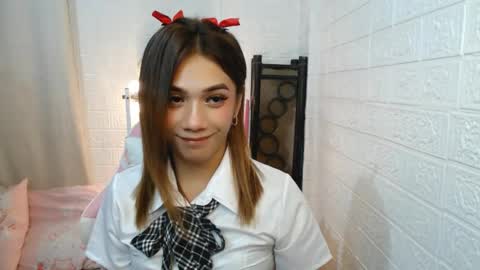 Snapshot of exotictssavie chatting on January 15, 10:35 pm exotictssavie online show from January 15, 10:35 pm