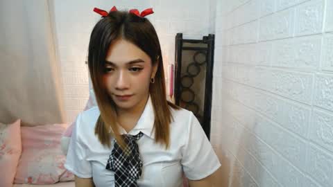 Snapshot of exotictssavie chatting on January 16, 1:37 am exotictssavie online show from January 16, 1:37 am