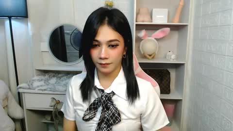 Snapshot of exotictssavie chatting on February 10, 10:20 am exotictssavie online show from February 10, 10:20 am