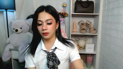 Snapshot of exotictssavie chatting on February 25, 8:19 pm exotictssavie online show from February 25, 8:19 pm