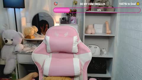 Snapshot of exotictssavie chatting on March 10, 12:18 am exotictssavie online show from March 10, 12:18 am