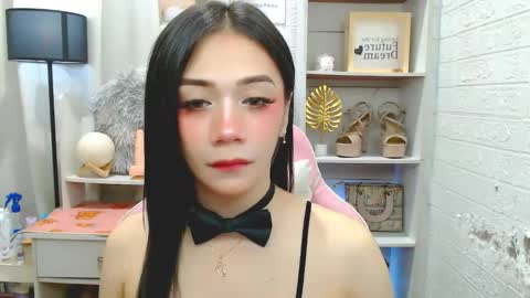 Snapshot of exotictssavie chatting on November 12, 4:29 pm exotictssavie online show from November 12, 4:29 pm