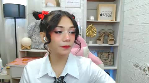 Snapshot of exotictssavie chatting on November 16, 6:35 pm exotictssavie online show from November 16, 6:35 pm