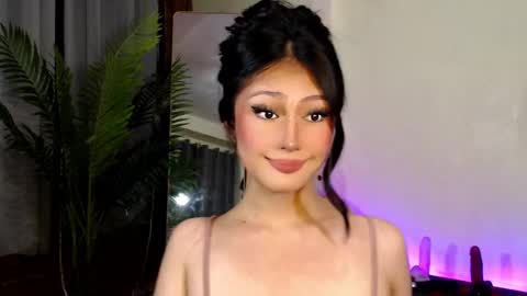 Snapshot of expensive_candyx chatting on December 17, 12:11 pm Candy online show from December 17, 12:11 pm