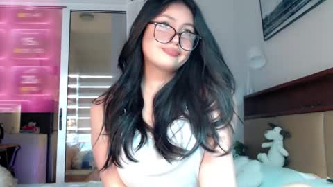 Candy  online show from May 13, 9:06 am