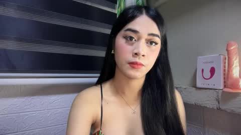 Snapshot of expensivets_chloe chatting on October 30, 8:53 pm chloee online show from October 30, 8:53 pm