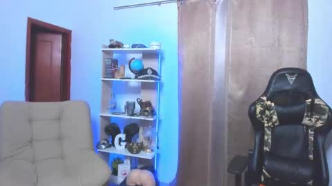 Snapshot of exquisite_gabe chatting on March 2, 10:48 pm GABRIEL online show from March 2, 10:48 pm