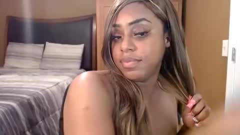 exstacybanks online show from October 16, 3:18 am