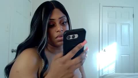 exstacybanks online show from November 7, 9:15 pm