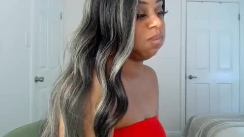 exstacybanks online show from November 21, 4:05 pm