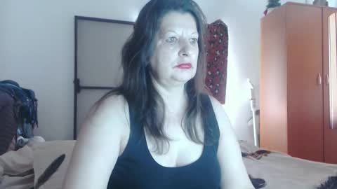 ExtasyMature online show from April 25, 9:01 am