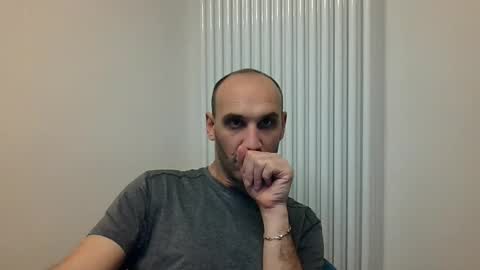 Snapshot of extr0 chatting on April 30, 10:03 pm Extro online show from April 30, 10:03 pm
