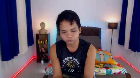 JOHNDAVE online show from November 17, 2:01 pm